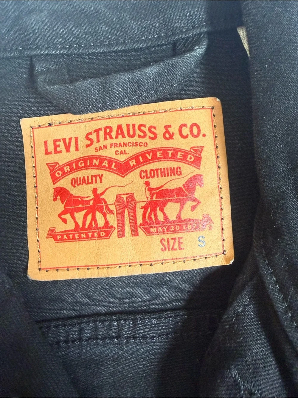 Levi’s Black Denim Trucker Jacket - Men’s Size S Capsule Wardrobe Trucker Biker - Picture 10 of 10